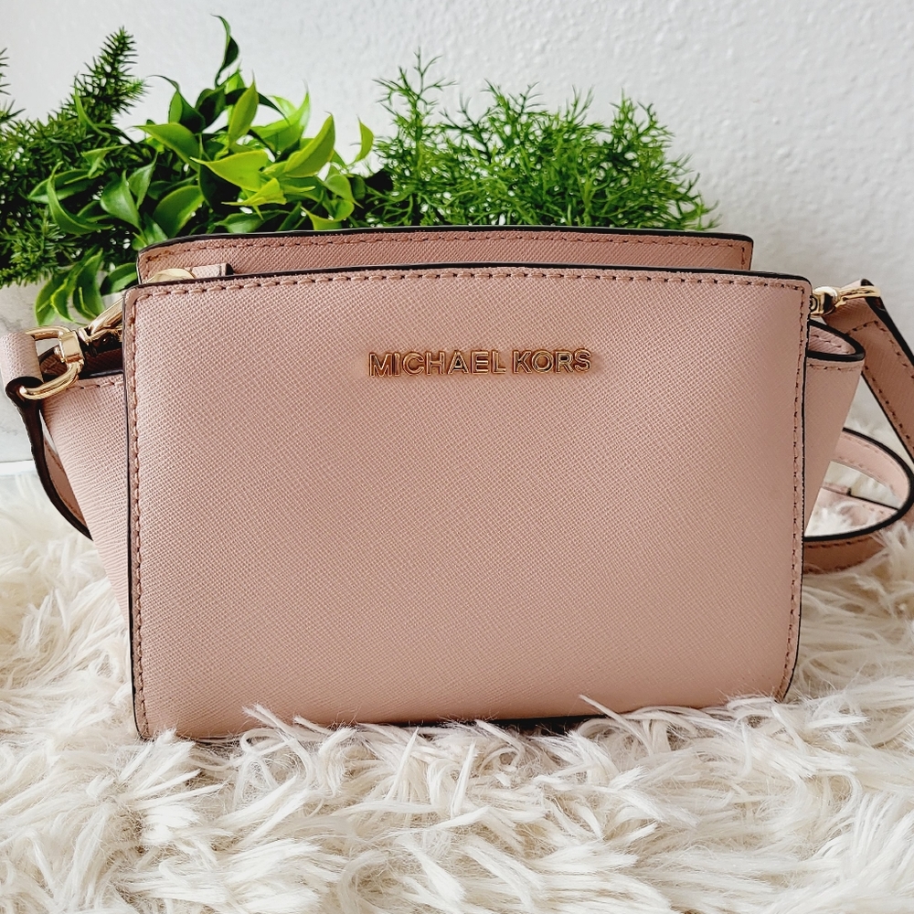 Michael kors mini crossbody
